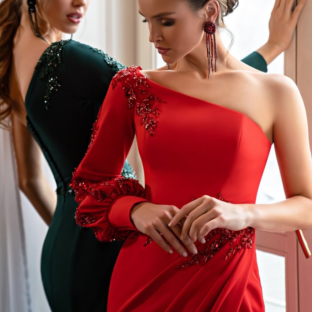 Luxury Evening Prom Quinceanera Dress EMERALD Collection Size 4 Store Sample